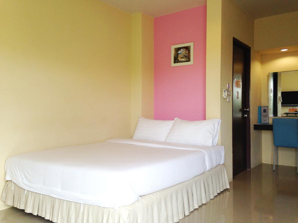 C2 Residence Lampang Esterno foto