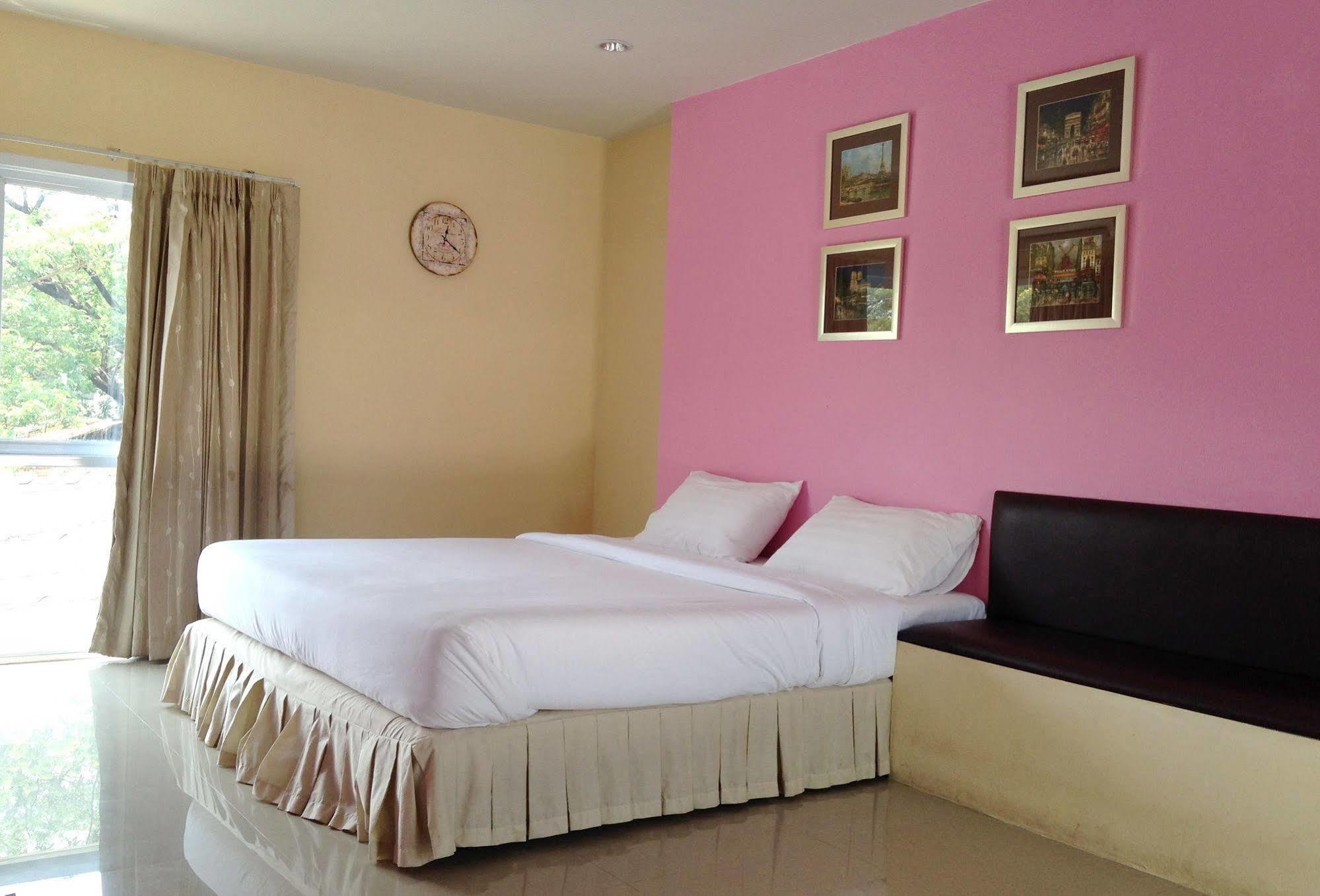 C2 Residence Lampang Esterno foto